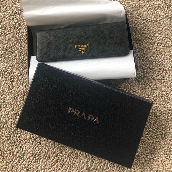 Prada Large Black Leather Wallet - Picture 2 of 5